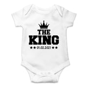 King 01 Baby Bodysuit bedruckt Bodies Strampler Geschenk optional Geburtsdatum